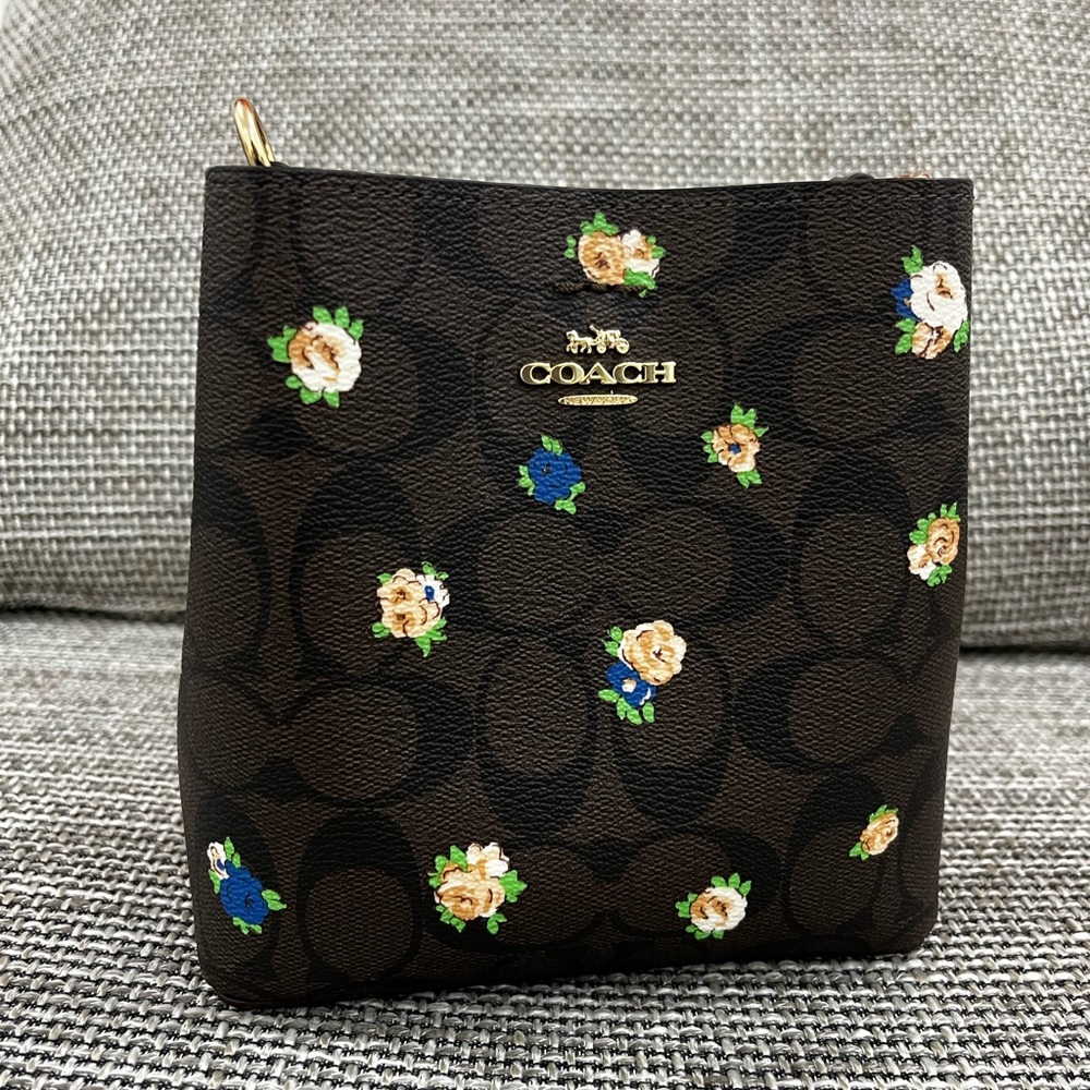 Coach mini town bucket bag in signature canvas